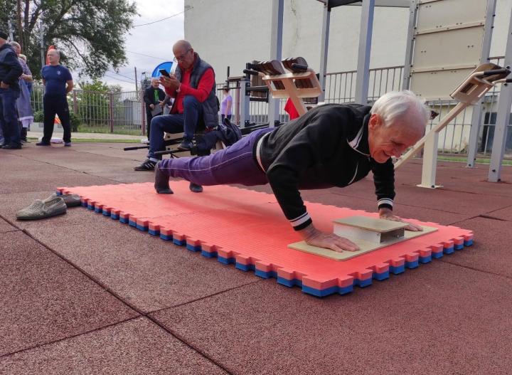 Анатолий Федосеев к своему 85-летию выполнил нормативы на золотой знак ГТО«Готов к труду и обороне».. Анатолий Федосеев к своему 85-летию выполнил нормативы на золотой знак ГТО«Готов к труду и обороне»..